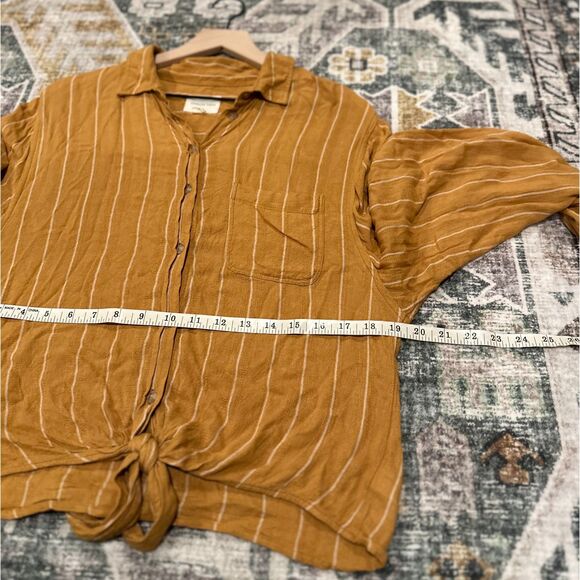 American Eagle Button Down Tie Front Top - Picture 9 of 10